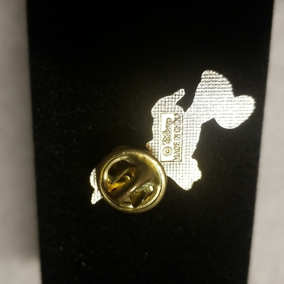 Authentic Disney Pinocchio Pin!! - Picture 2 of 3